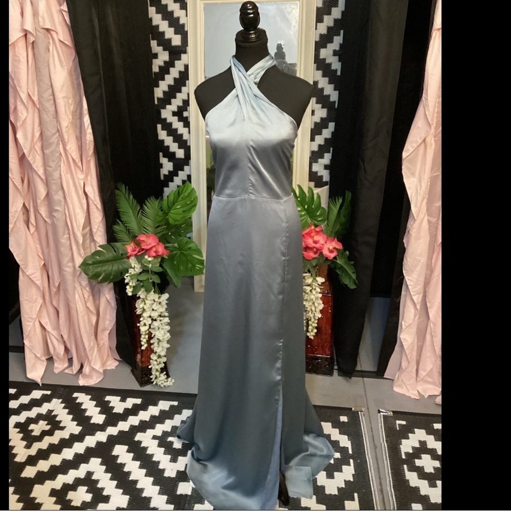Sophisticated Silver Halter Maxi Dress Plus Size 2X - Picture 4 of 10